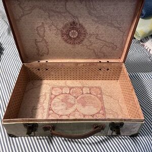 Vintage-style Map Print Decorative Trunk - Beige & Olive